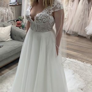 Hayley Paige “Dakota” wedding gown